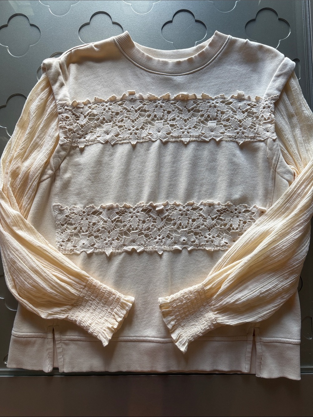 By ANTHROPOLOGIE Floral Cutwork Pullover Cream Top Womens Size Medium - Picture 15 of 15